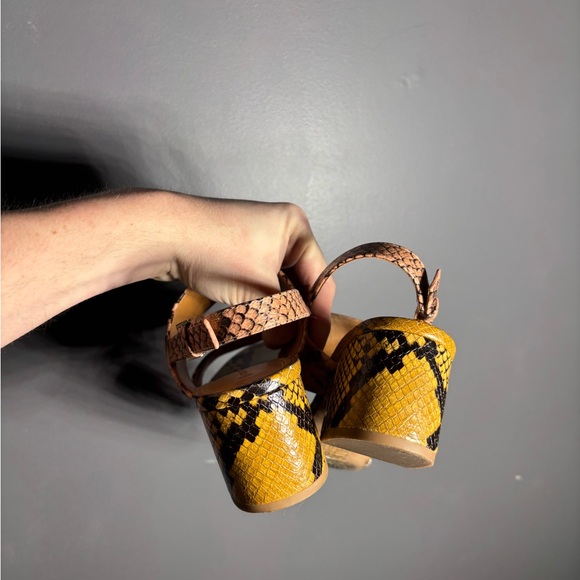 Tory Burch Gigi 55 mm Snake Embossed Sandal Womens Size 8 - Picture 6 of 10